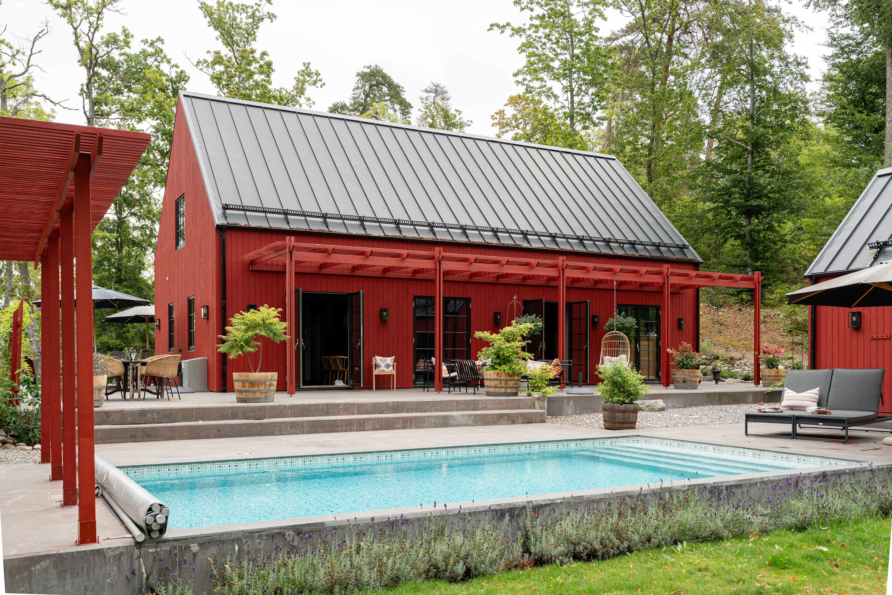Luxury Nordic Barnhouse Villa with Pool – Åkersberga