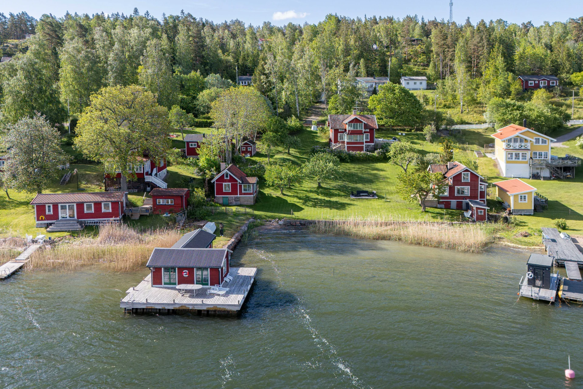 Charming Archipelago House, Sauna, Dock & Sea Views – Ljusterö, Stockholm