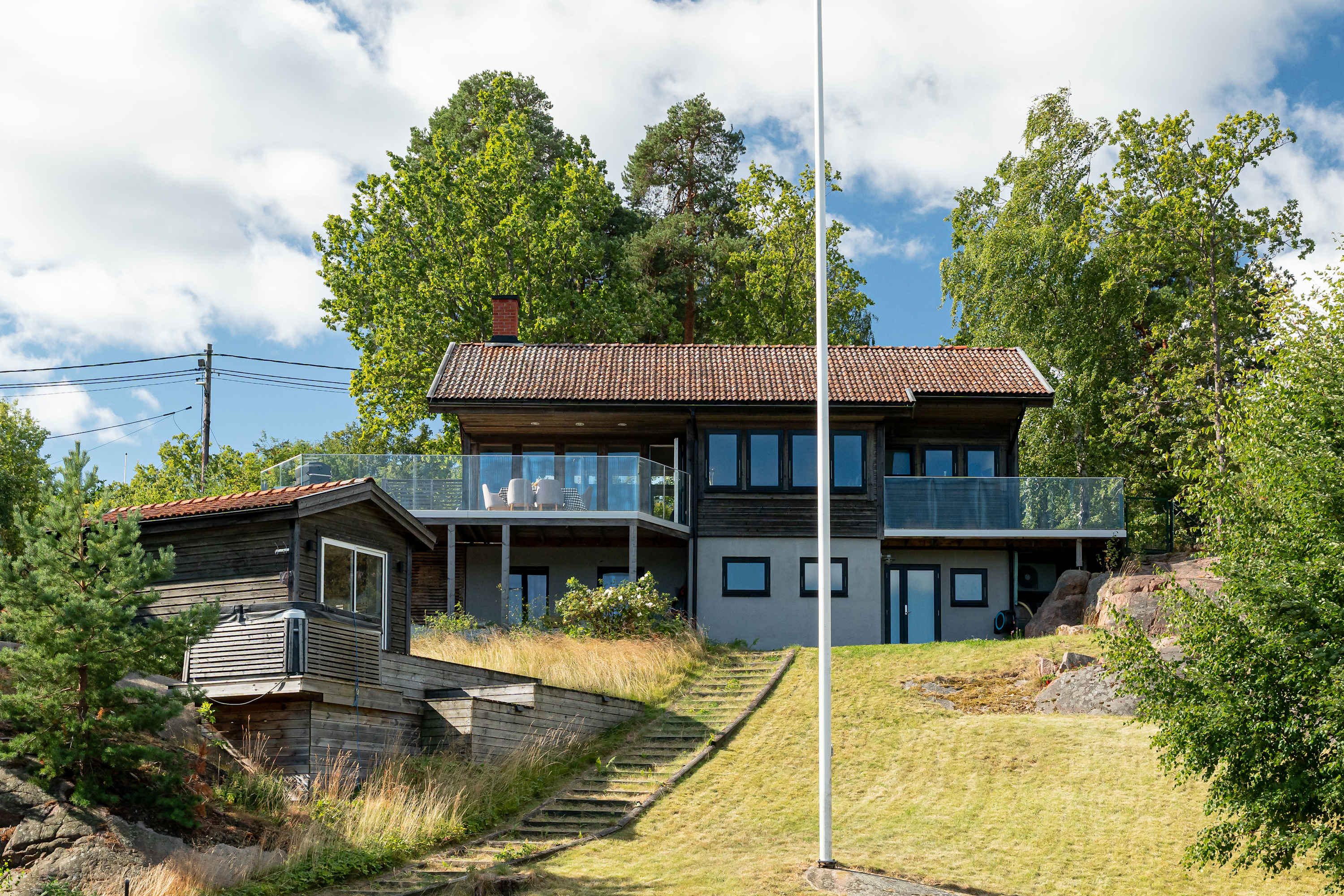 Tranholmen Villa with Dock & Water Views – Tranholmen