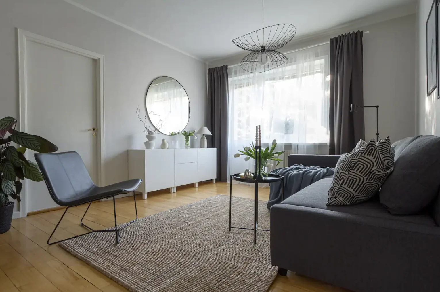 Modern 1BR Apartment with Balcony, 20min to City – Telefonplan, Hägersten
